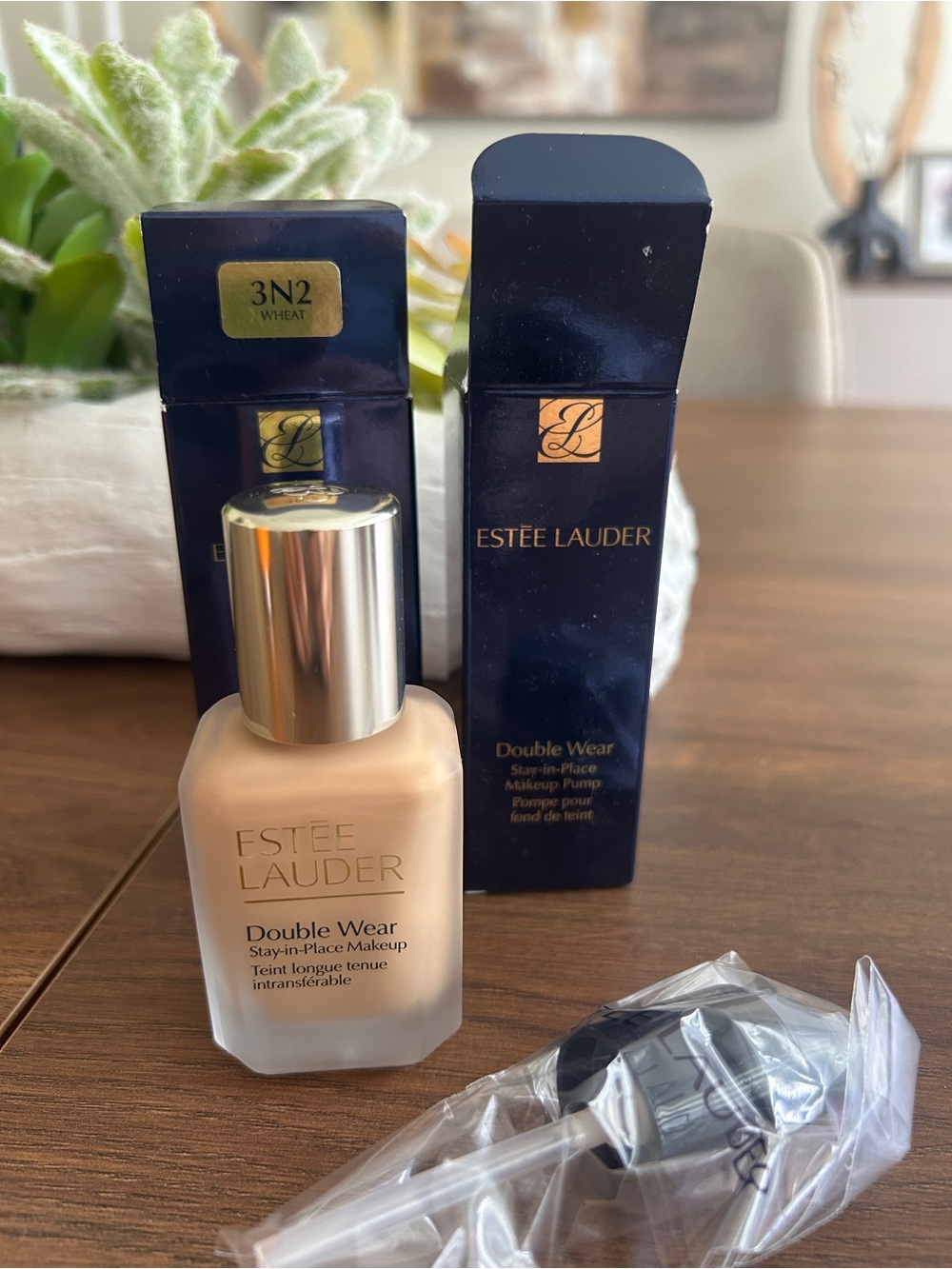 Estée Lauder Double Wear Stay-in-Place Makeup - 3N2 wheat Foundation Pump